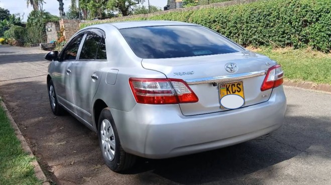 Toyota Premio 2013