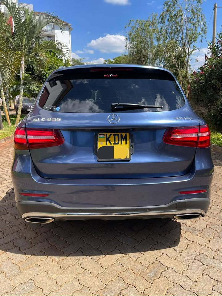 Mercedes Benz GLC250