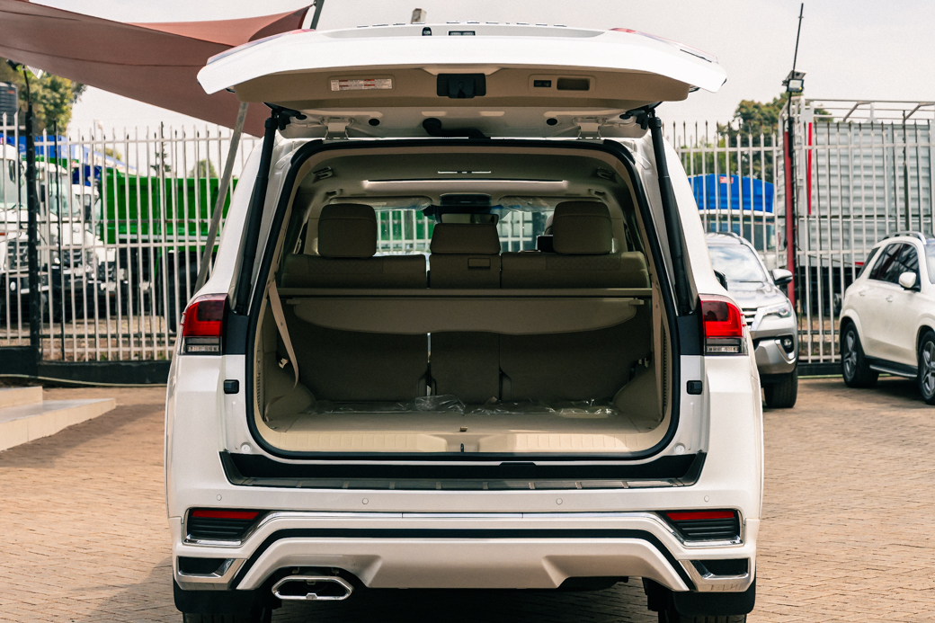 Toyota Landcruiser LC300 ZX