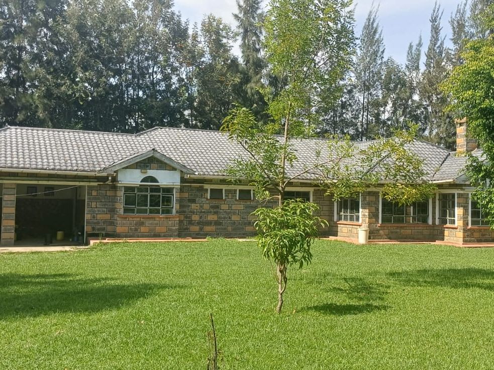 Prime Residential Oasis: 5 Bedroom All Ensuite Bungalow on 1.01 Acres, Ngata, Nakuru