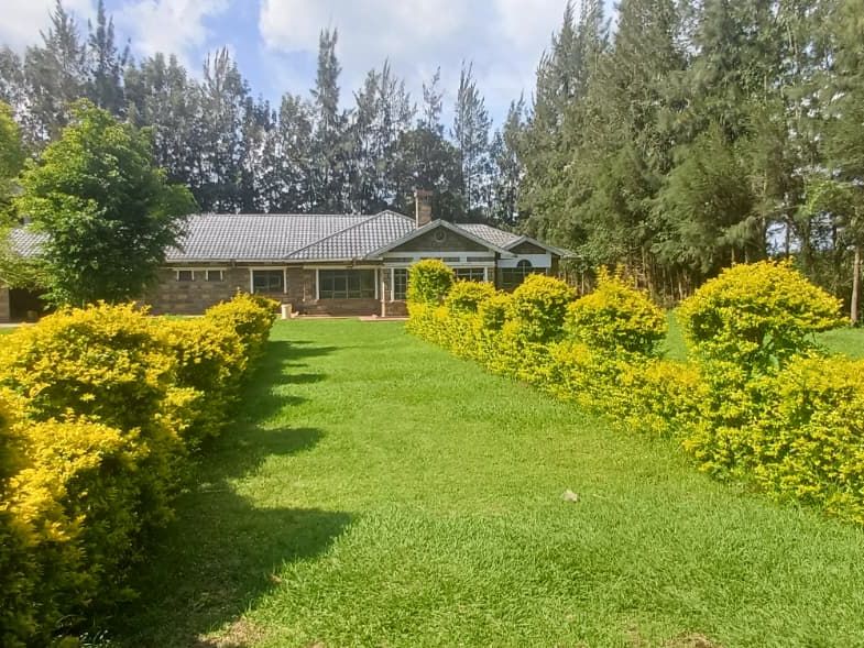 Prime Residential Oasis: 5 Bedroom All Ensuite Bungalow on 1.01 Acres, Ngata, Nakuru