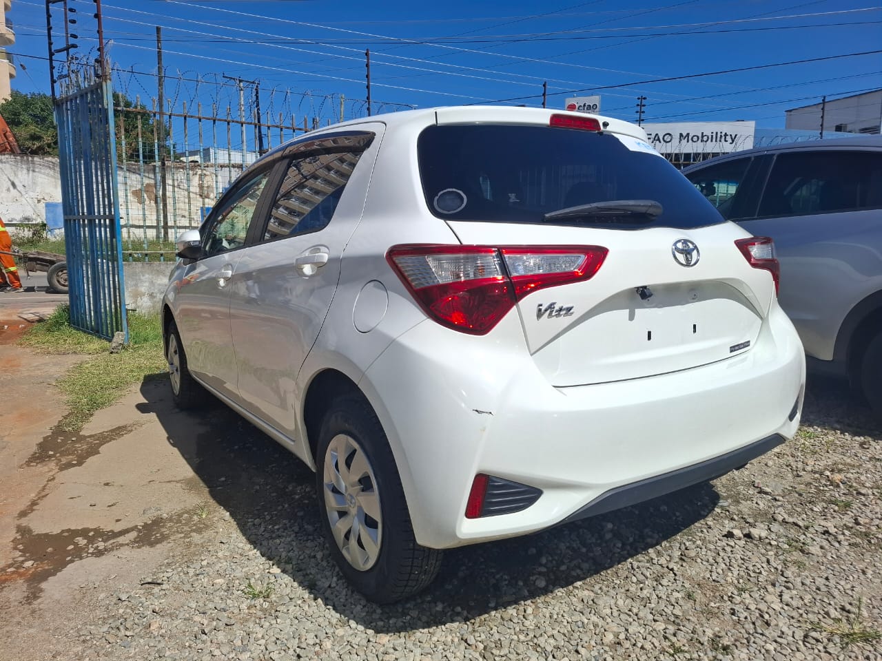 TOYOTA VITZ 1300CC