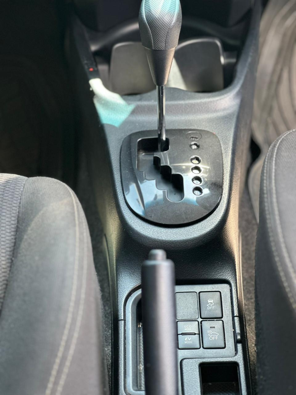 TOYOTA VITZ HYBRID 2018