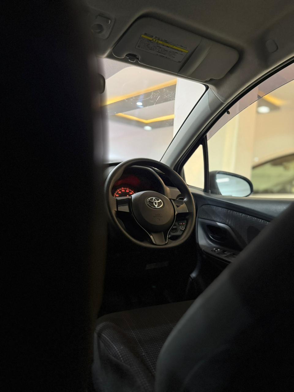 TOYOTA VITZ 2018