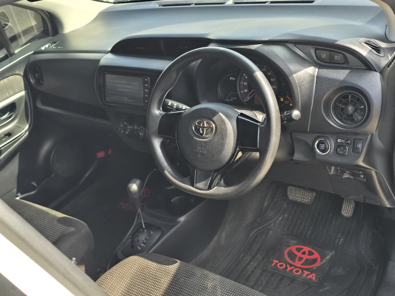 TOYOTA VITZ 2019