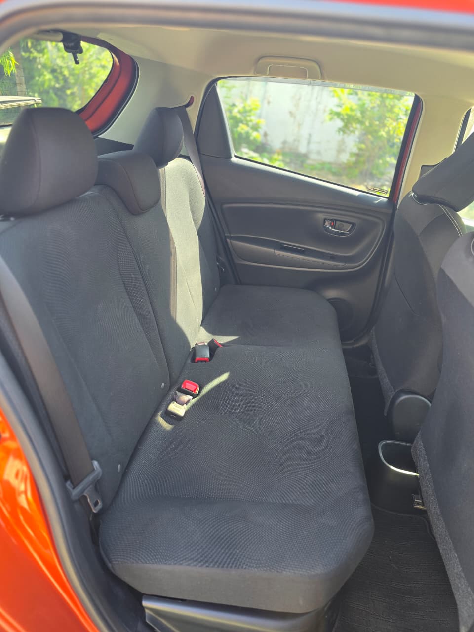 TOYOTA VITZ HYBRID