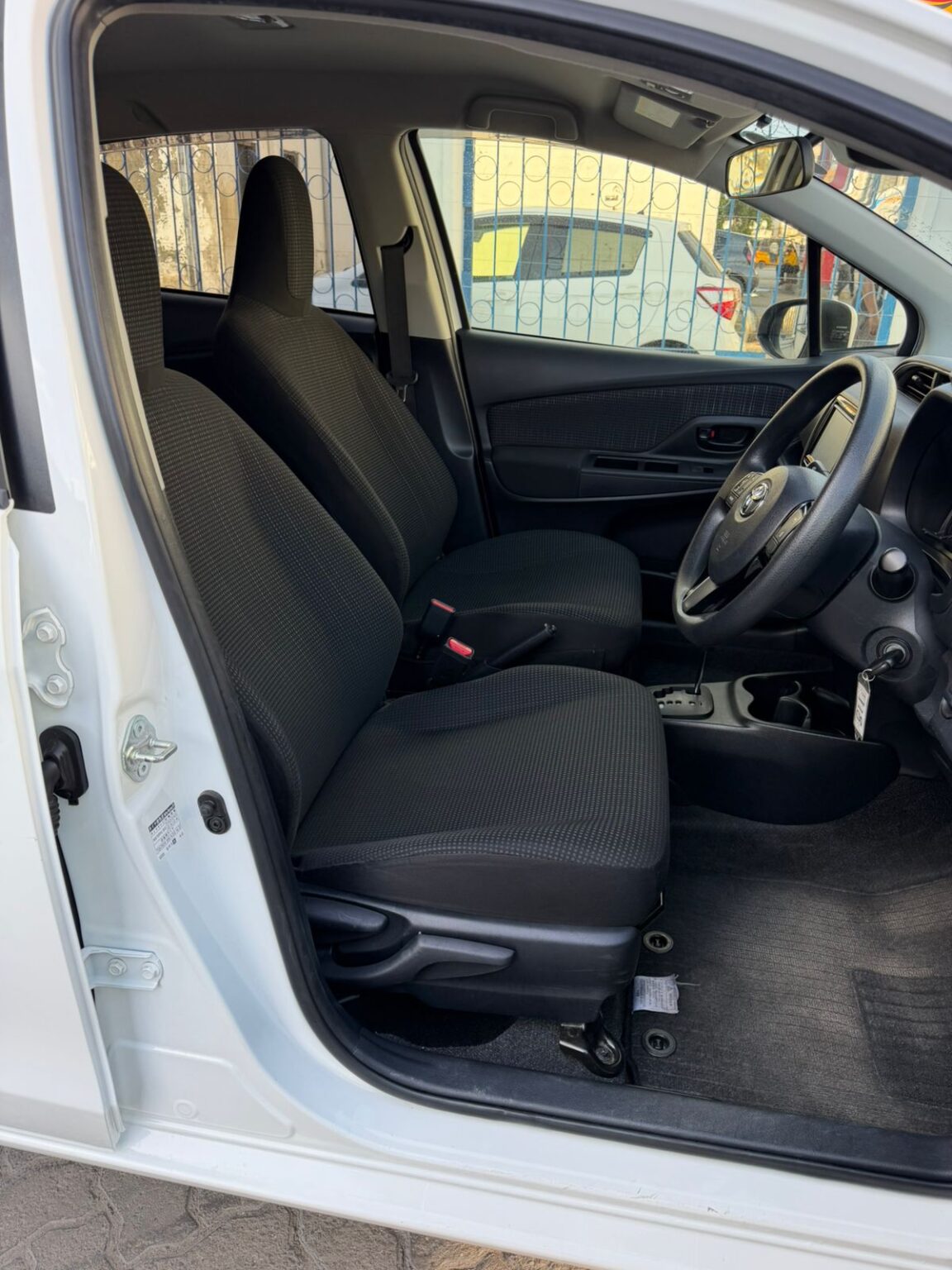 TOYOTA VITZ 2019