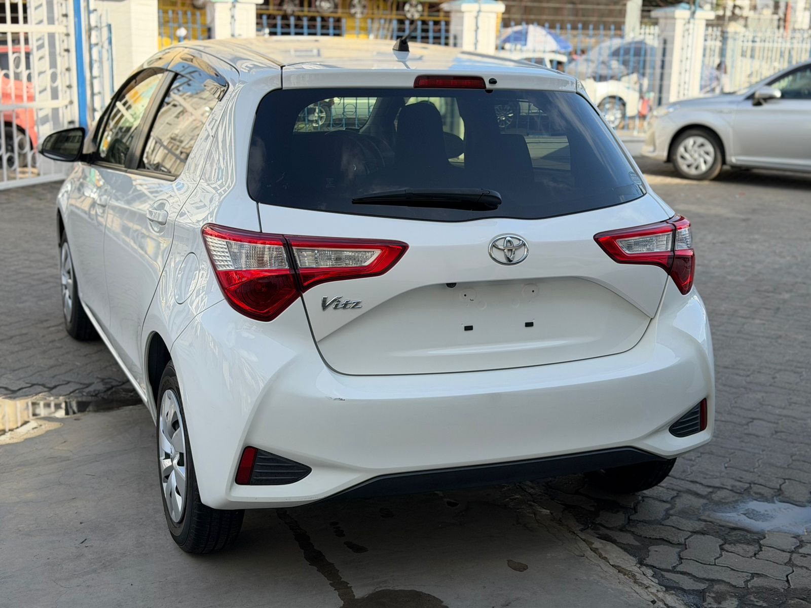 TOYOTA VITZ 2019