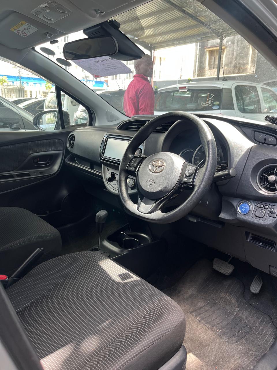 TOYOTA VITZ 2018