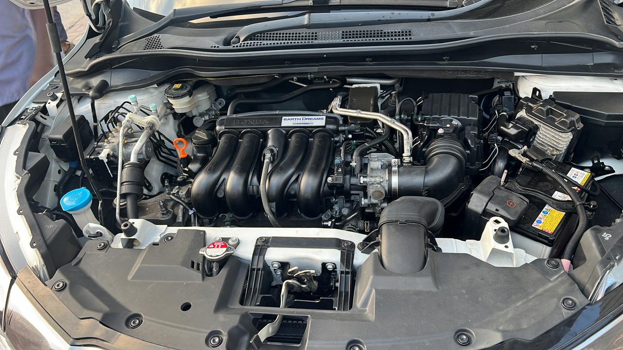 TOYOTA VITZ 2018