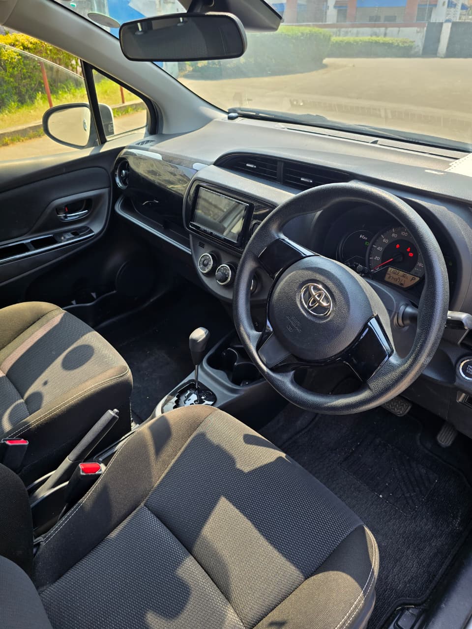 TOYOTA VITZ 2019
