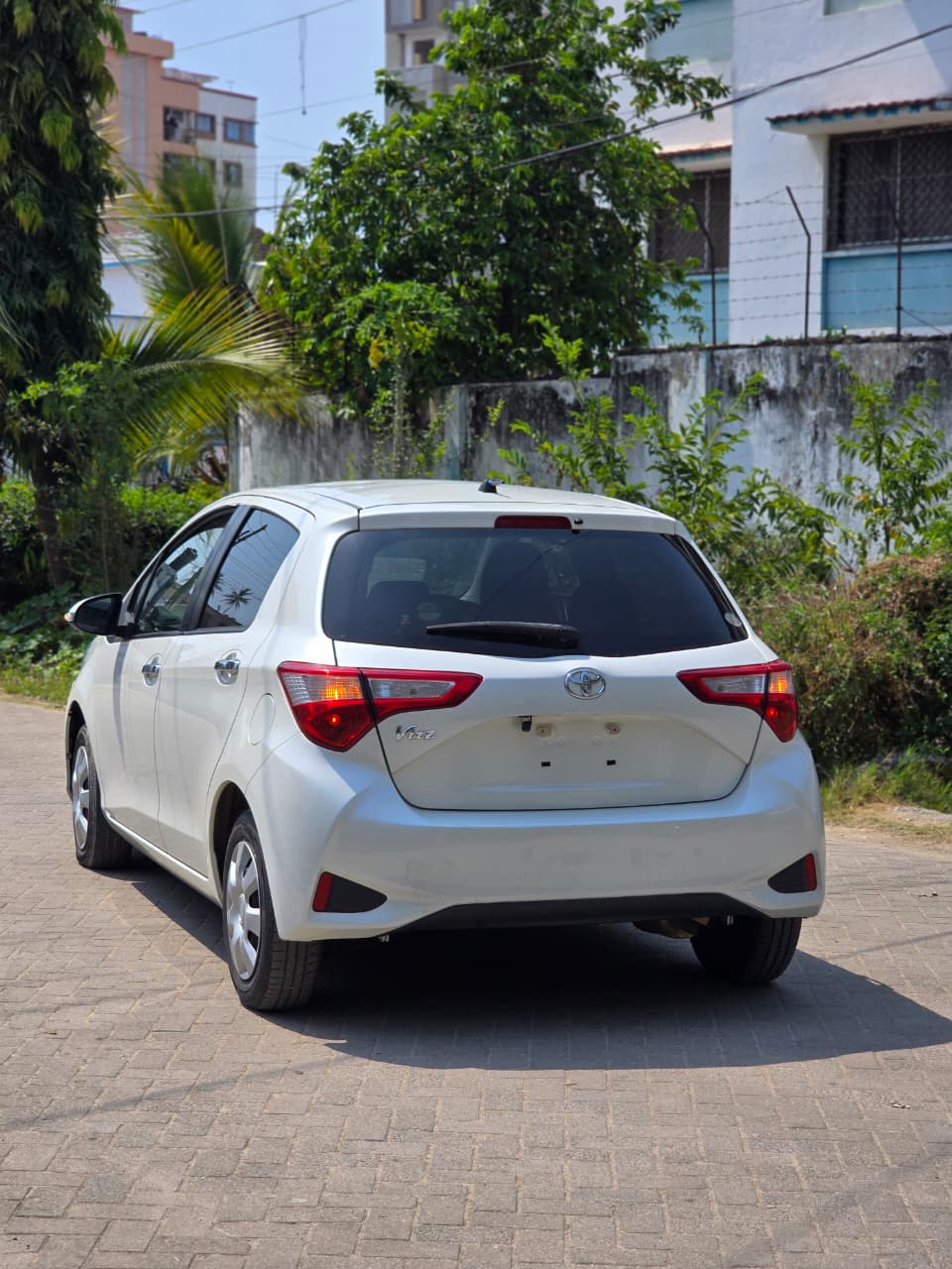 TOYOTA VITZ 2019