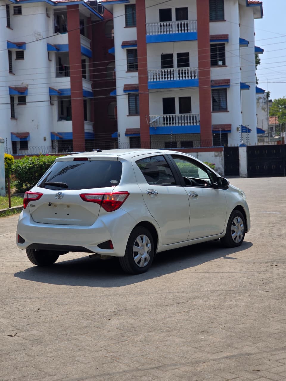 TOYOTA VITZ 2019