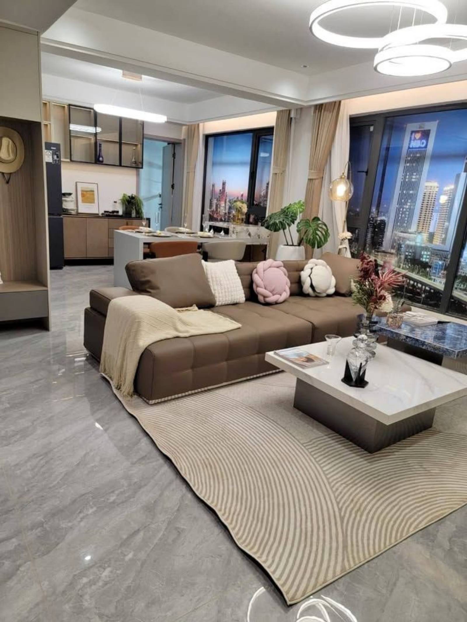 3 bedroom plus dsq apartment in westland